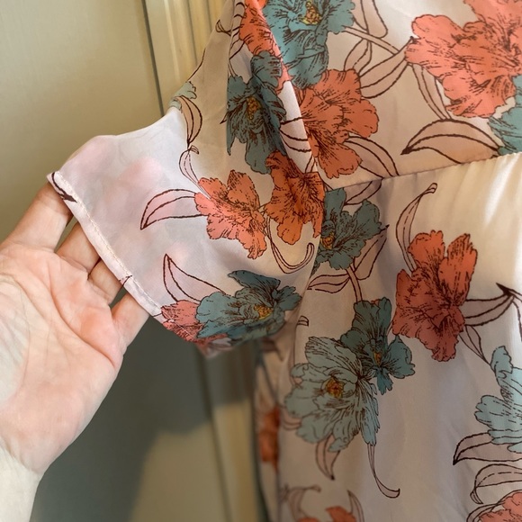 Honey Love blouse. Sheer size medium - Picture 6 of 8